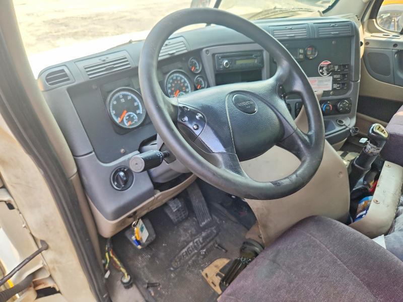 2016 FREIGHTLINER CASCADIA 125 — Фото 8 из 13