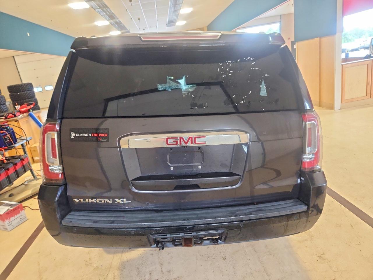 2016 GMC YUKON XL K1500 SLT — Фото 6 из 13