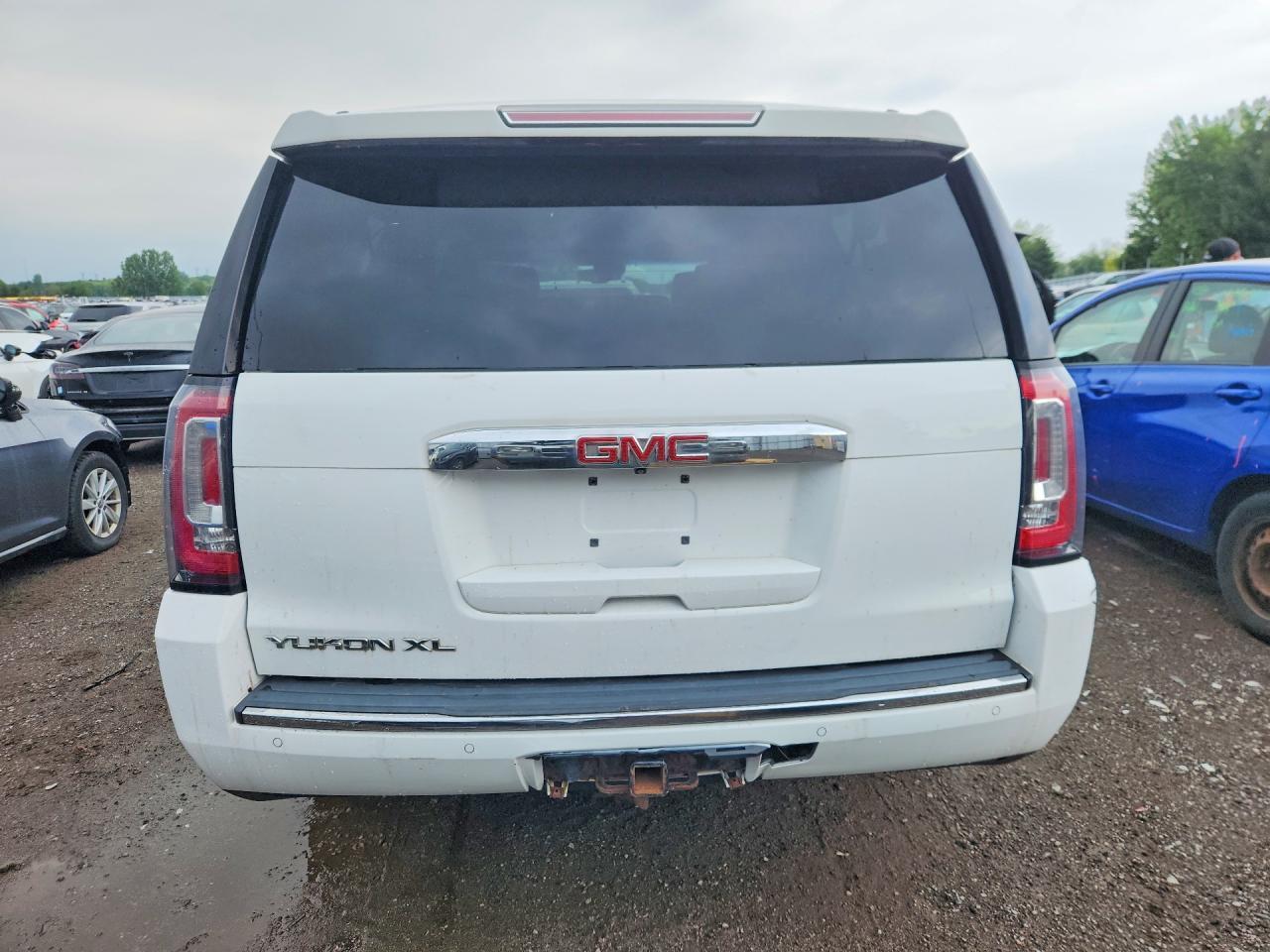 2016 GMC YUKON XL DENALI — Фото 6 из 14