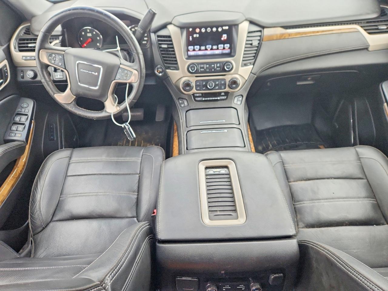 2016 GMC YUKON XL DENALI — Фото 8 из 14