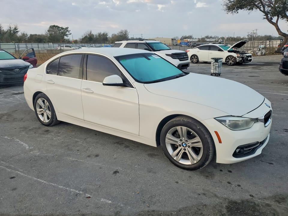 2018 BMW 330 I — Фото 4 из 12