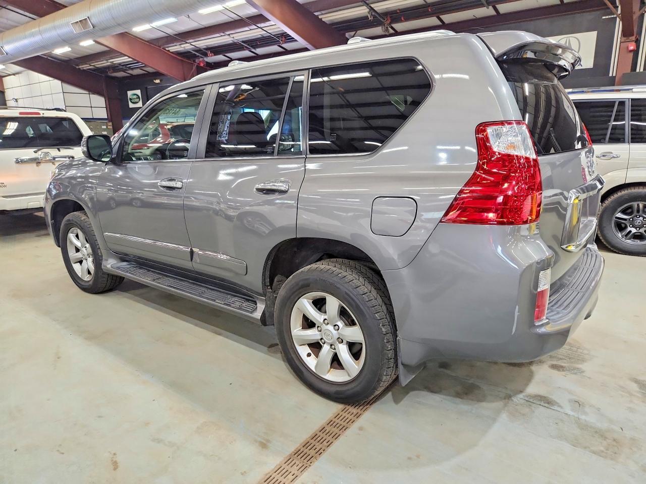 2012 LEXUS GX 460 — Фото 2 из 13