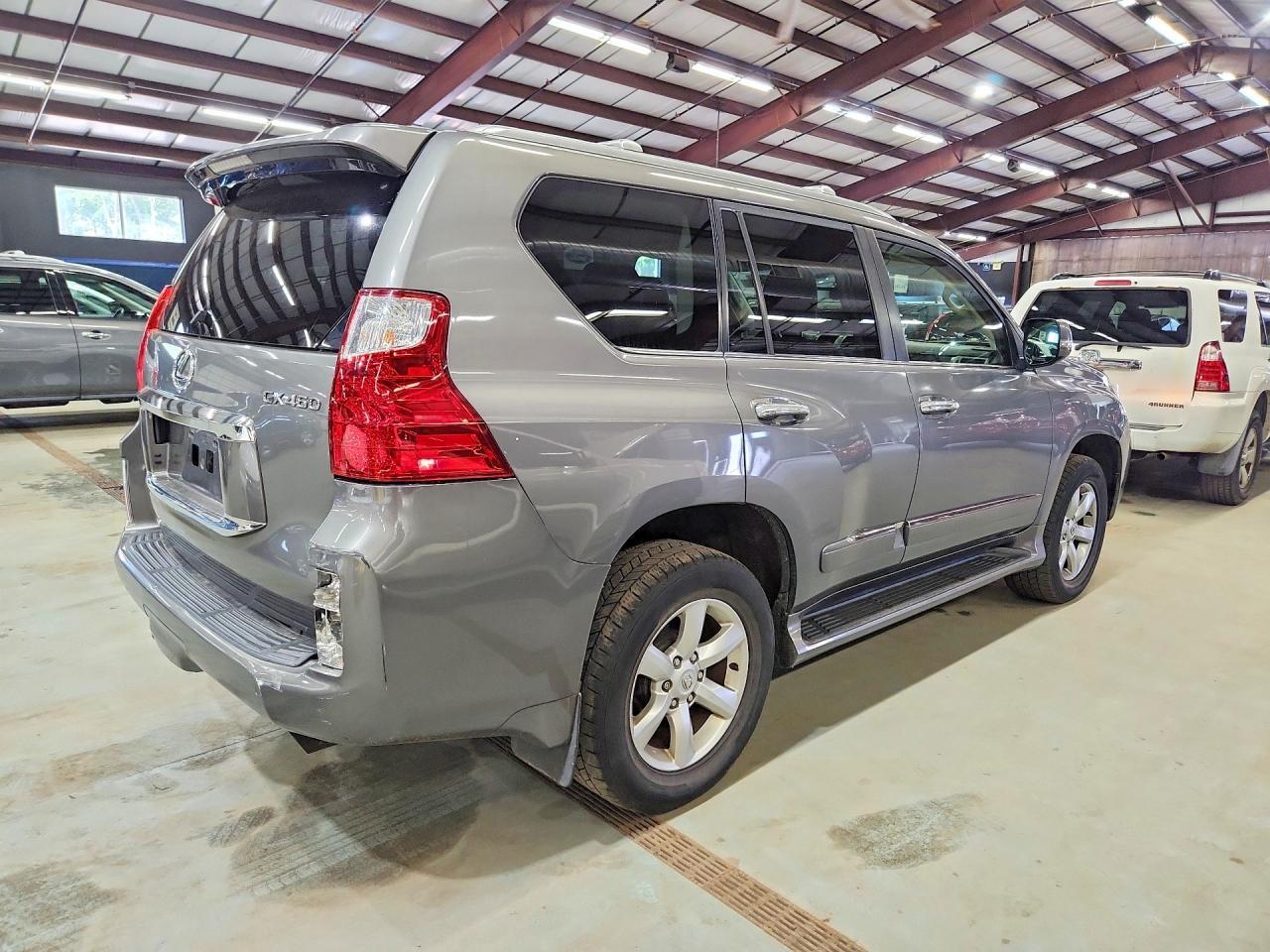 2012 LEXUS GX 460 — Фото 3 из 13