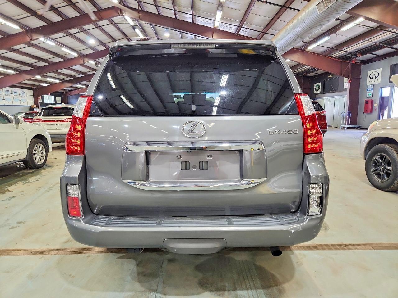 2012 LEXUS GX 460 — Фото 6 из 13