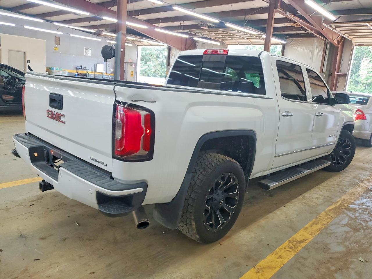 2016 GMC SIERRA K1500 DENALI — Фото 3 из 12