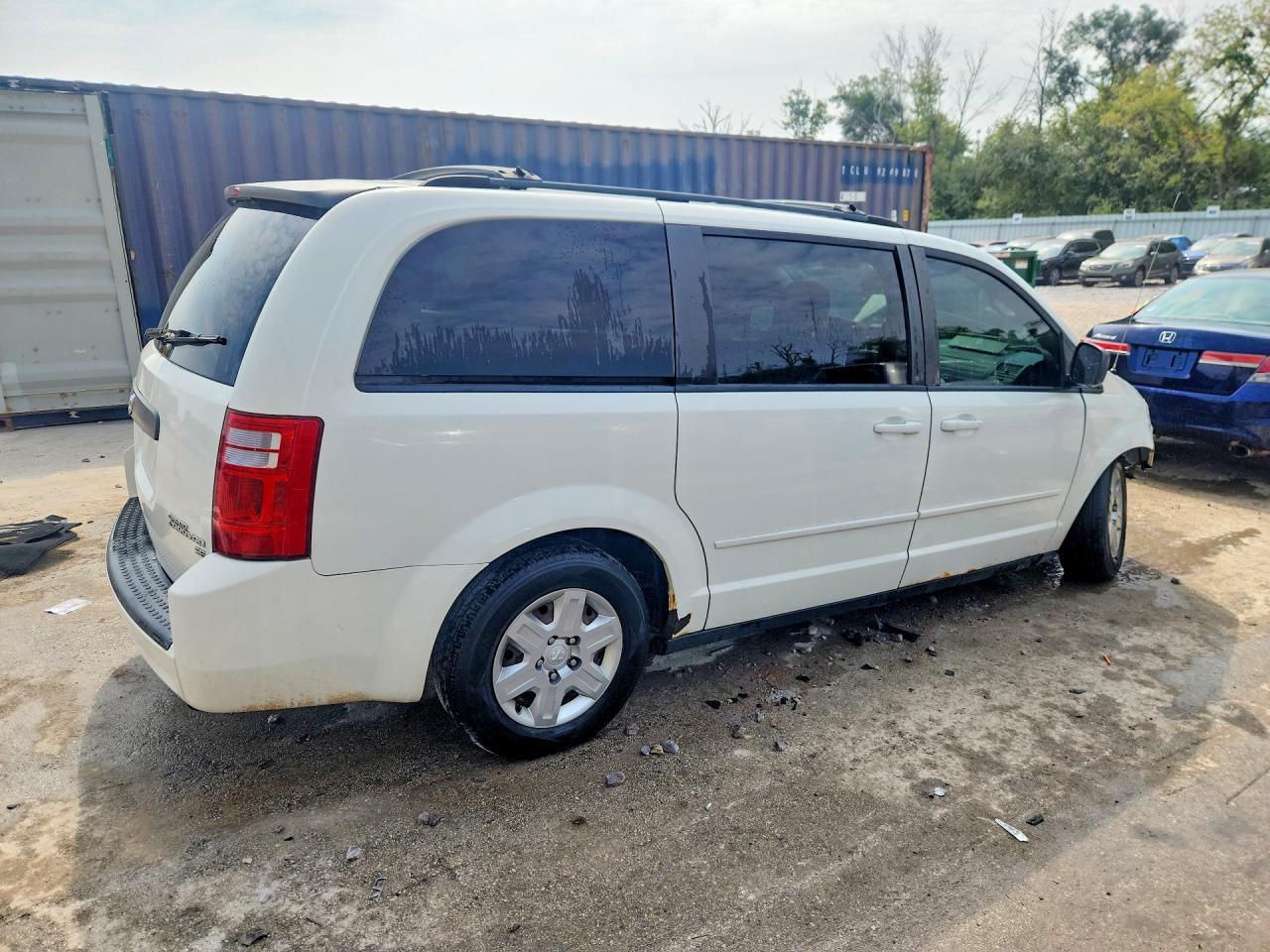 2009 DODGE GRAND CARAVAN SE — Фото 3 из 14