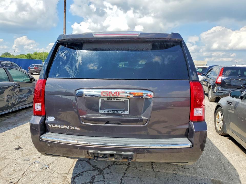 2016 GMC YUKON XL DENALI — Фото 6 из 13