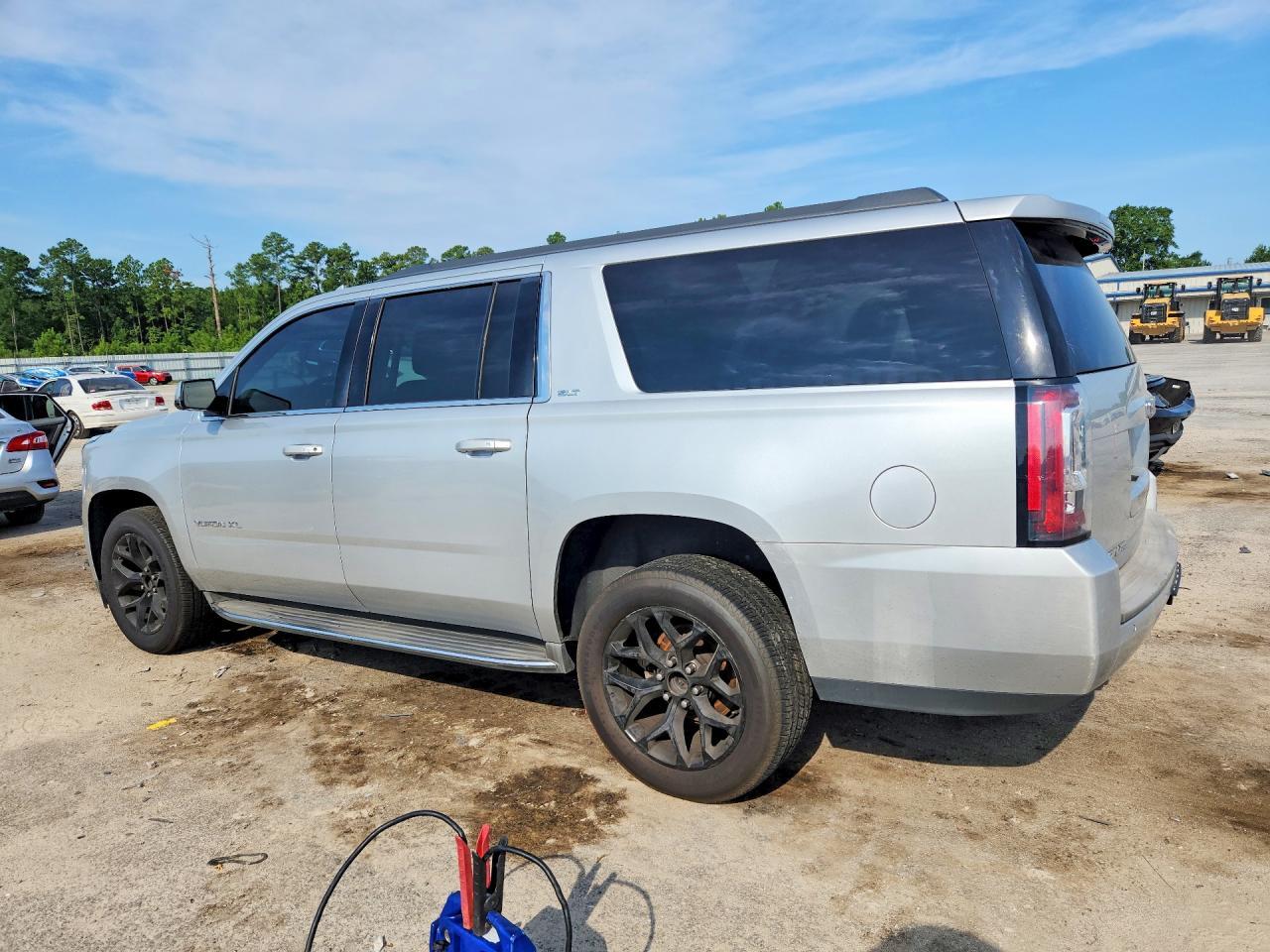2016 GMC YUKON XL C1500 SLT — Фото 2 из 13