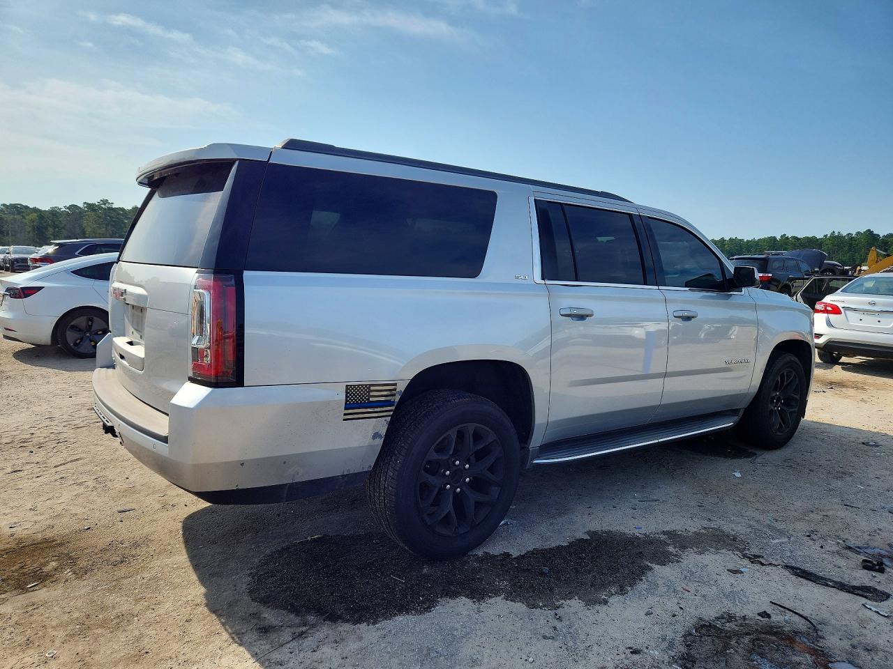 2016 GMC YUKON XL C1500 SLT — Фото 3 из 13