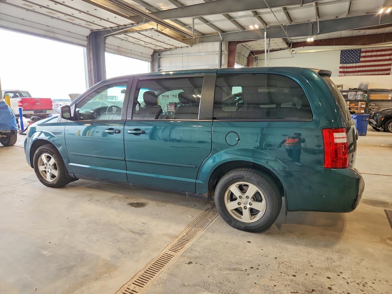 2009 DODGE GRAND CARAVAN SE — Фото 2 из 13