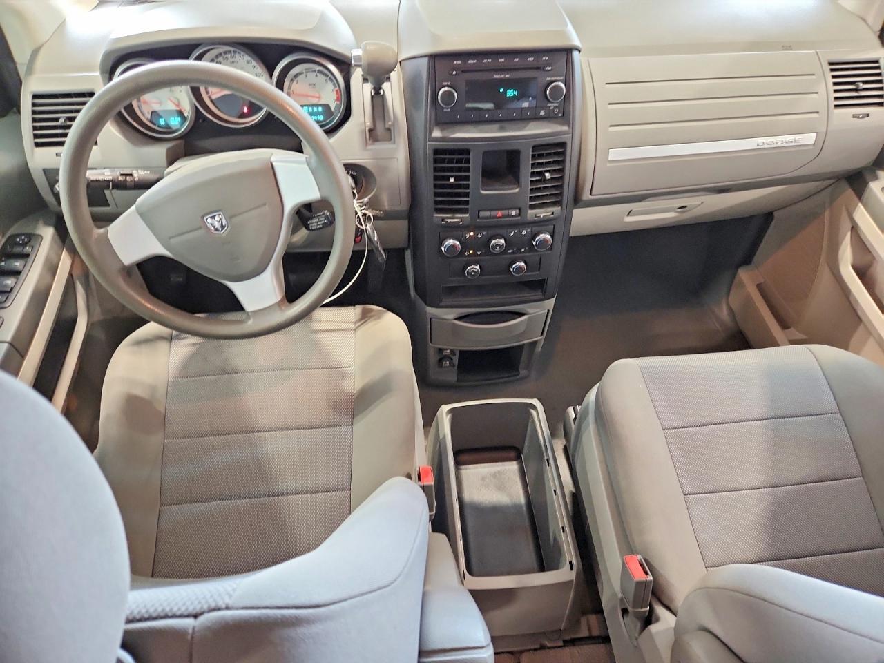 2009 DODGE GRAND CARAVAN SE — Фото 8 из 13