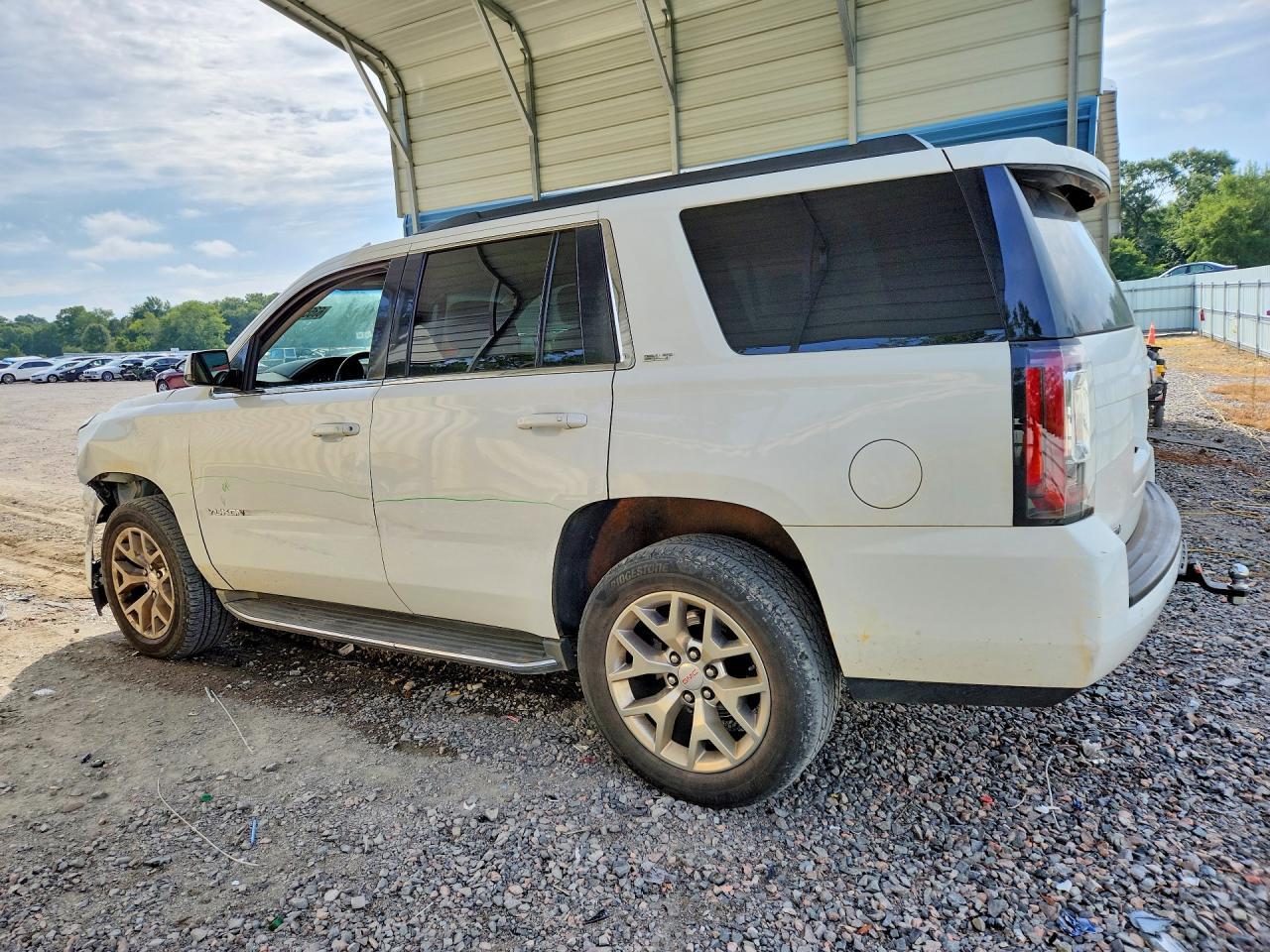 2016 GMC YUKON SLT — Фото 2 из 13