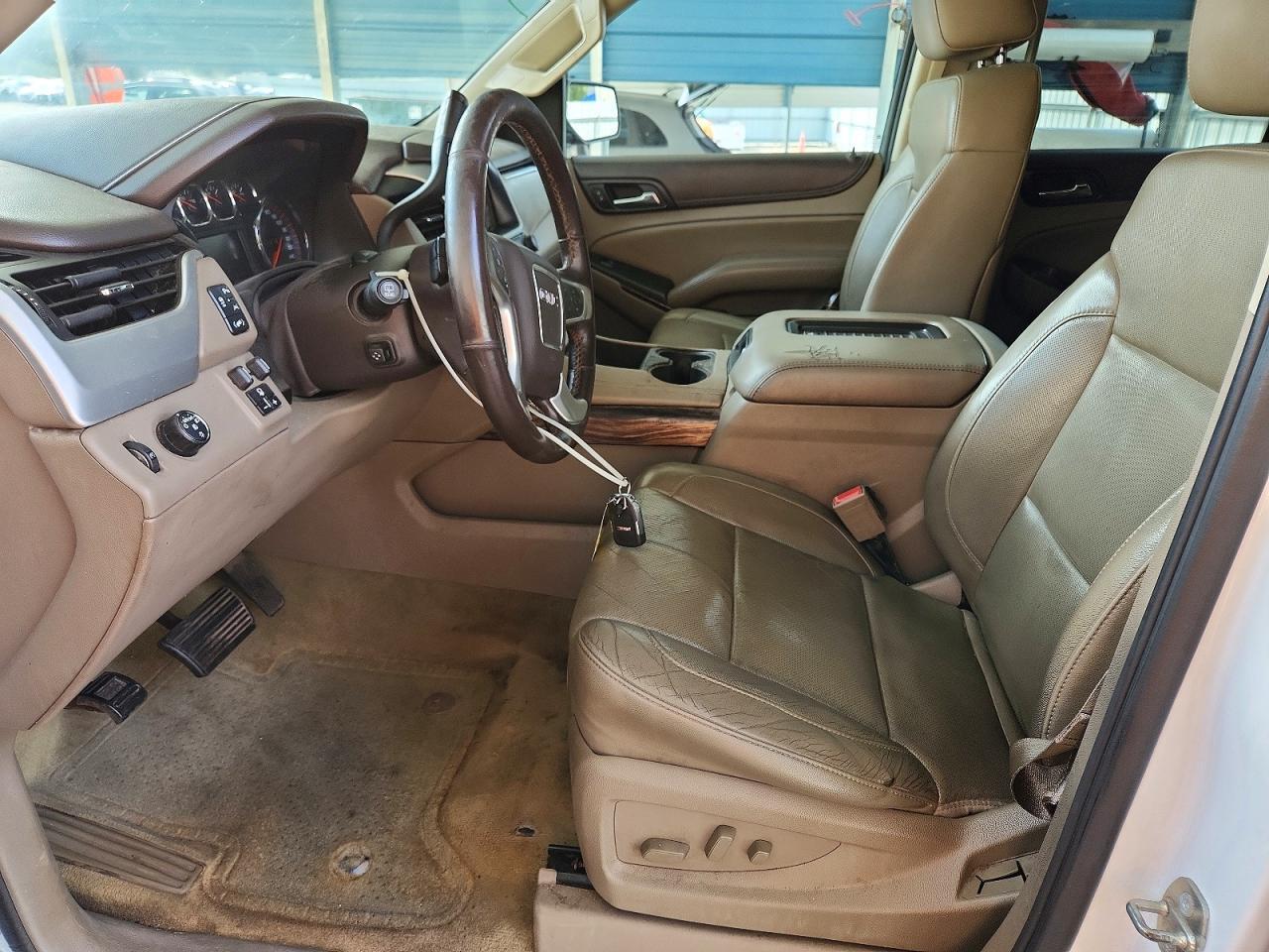 2016 GMC YUKON SLT — Фото 7 из 13