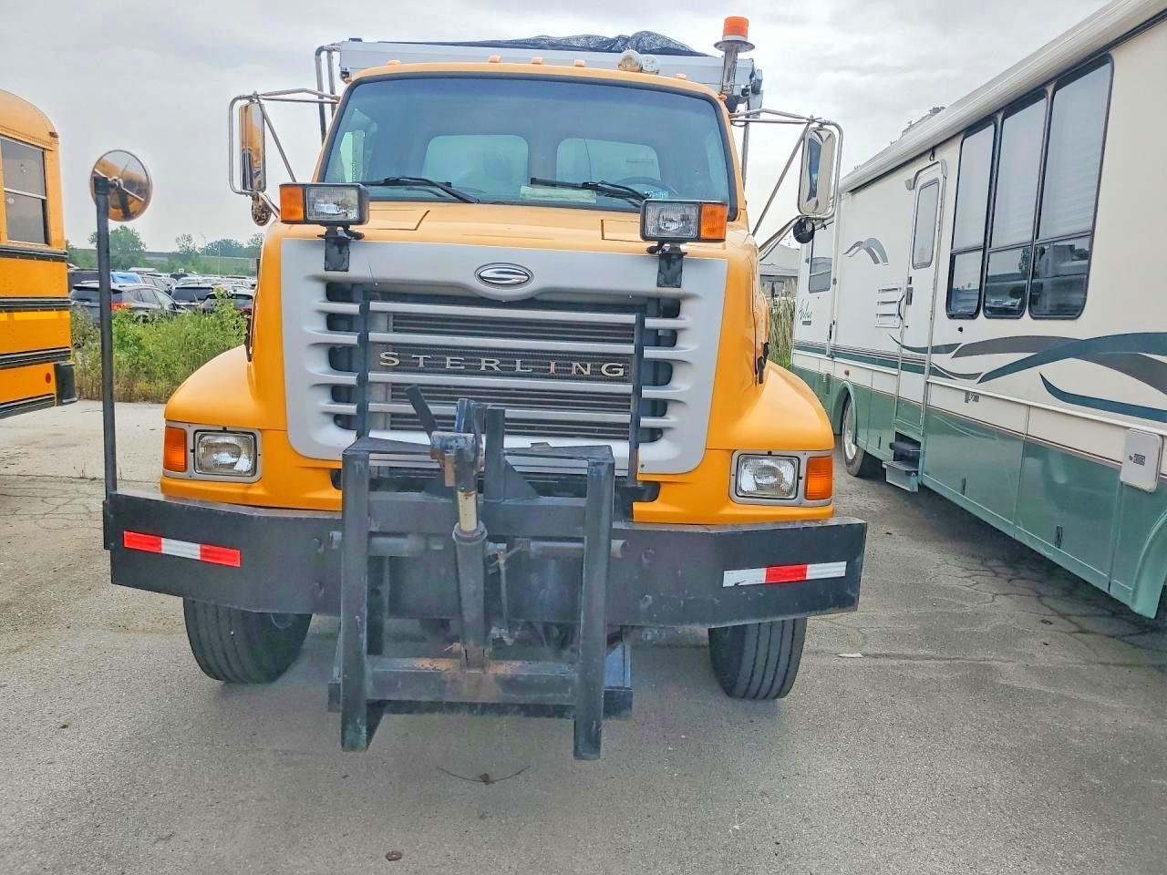 2002 STERLING  L7500 DUMP TRUCK — Фото 3 из 11