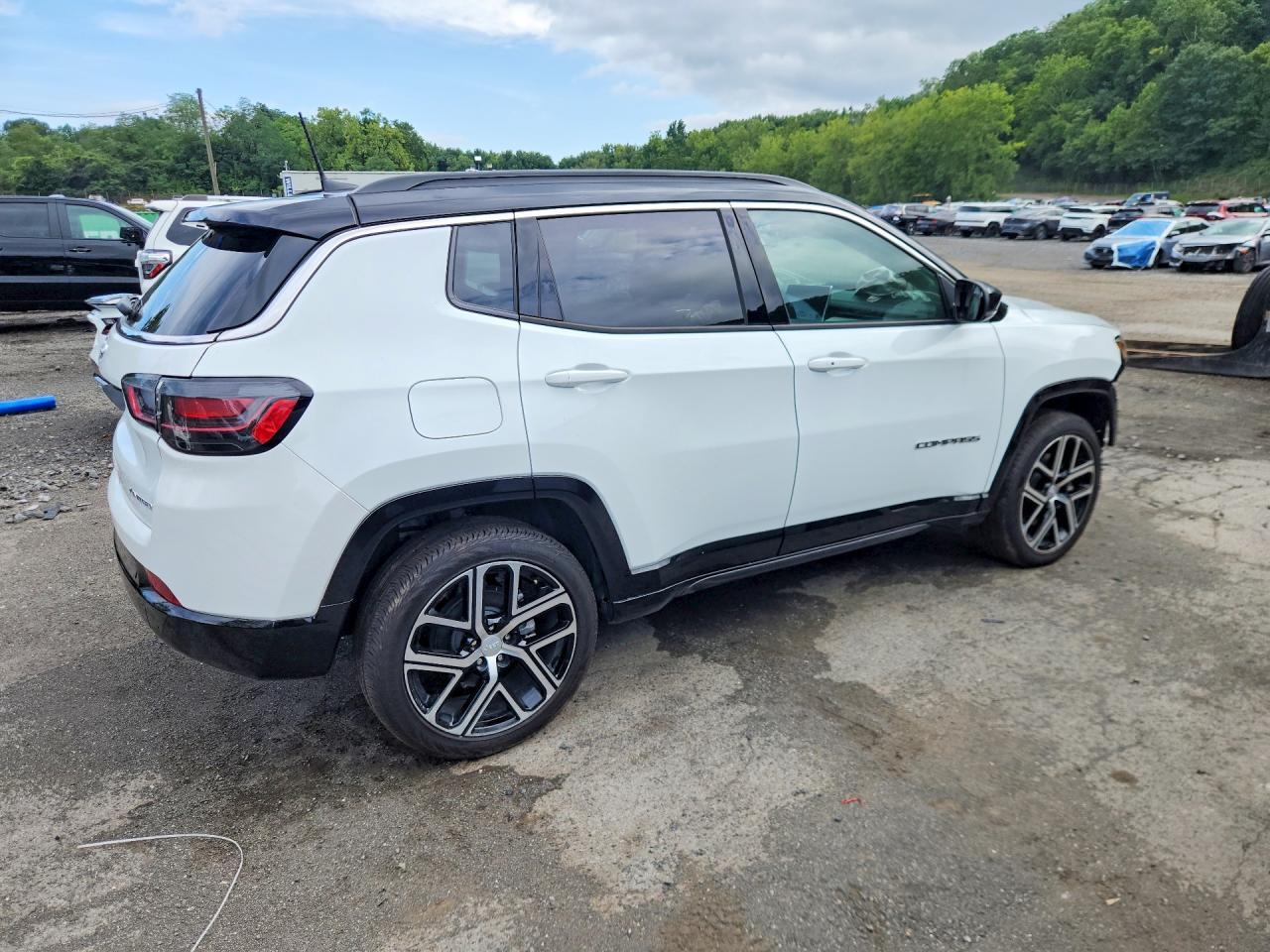 2024 JEEP COMPASS LIMITED — Фото 3 из 13