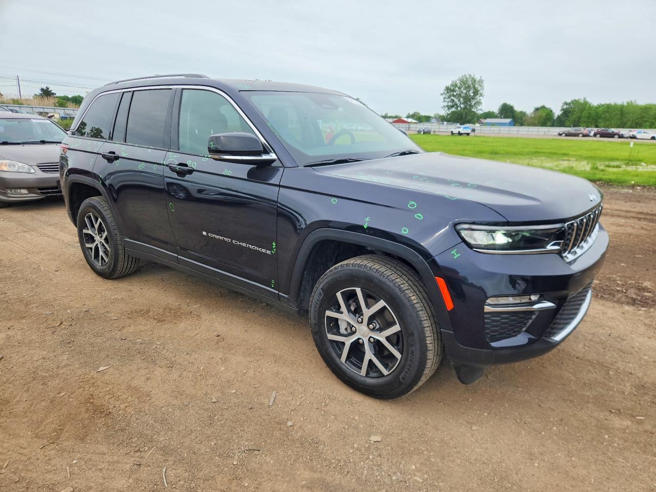 2024 JEEP GRAND CHEROKEE LIMITED — Фото 4 из 12