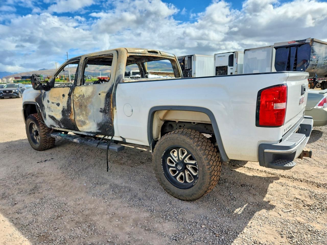 1GT12RE89GF212873 2016 GMC SIERRA photo no. 2