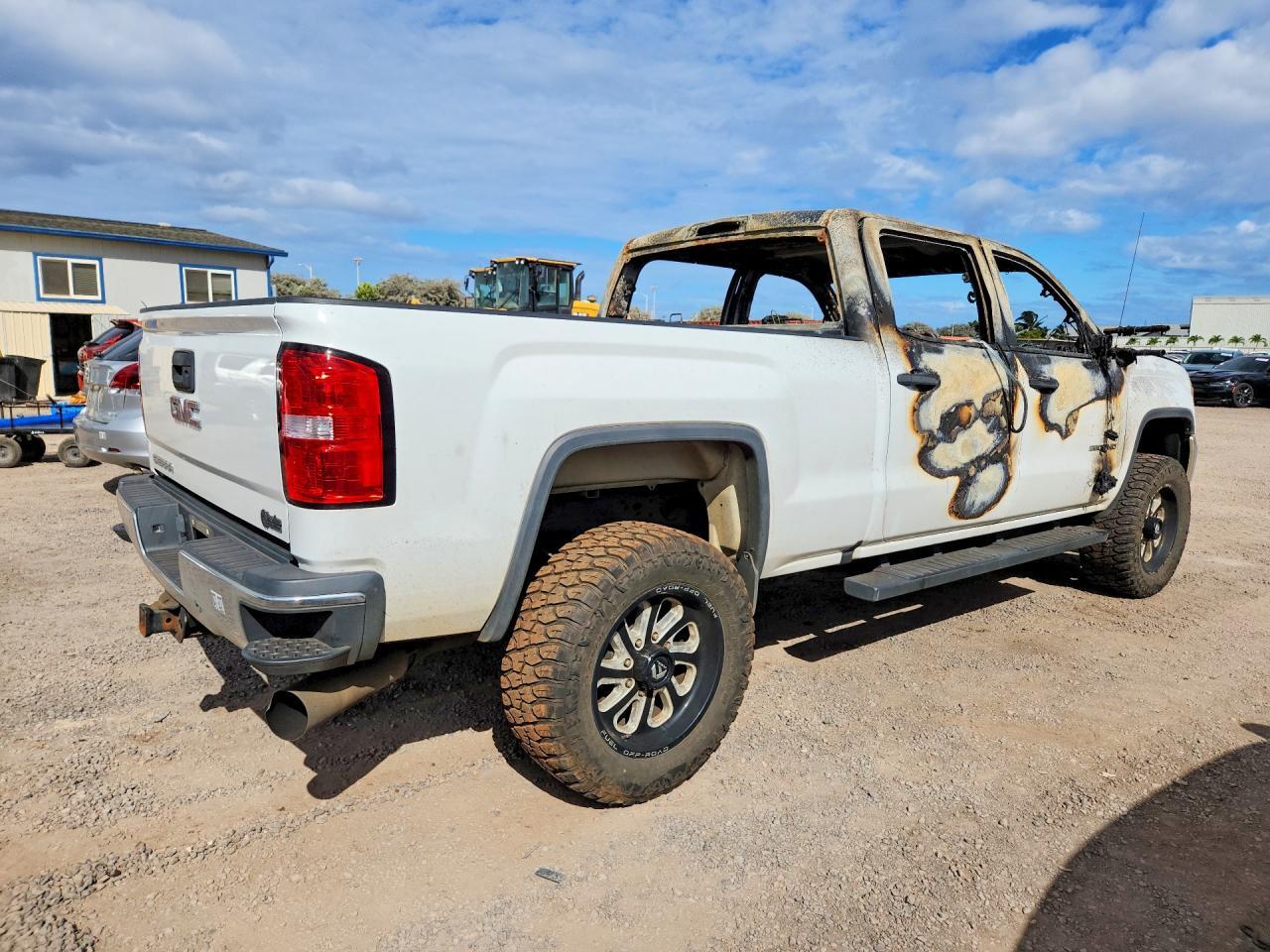 1GT12RE89GF212873 2016 GMC SIERRA photo no. 3