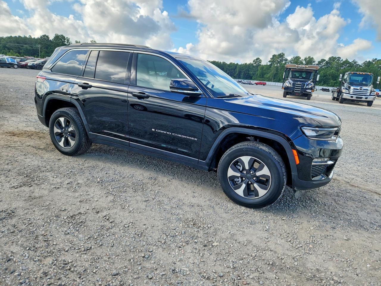 2024 JEEP GRAND CHEROKEE LIMITED 4XE — Фото 4 из 13