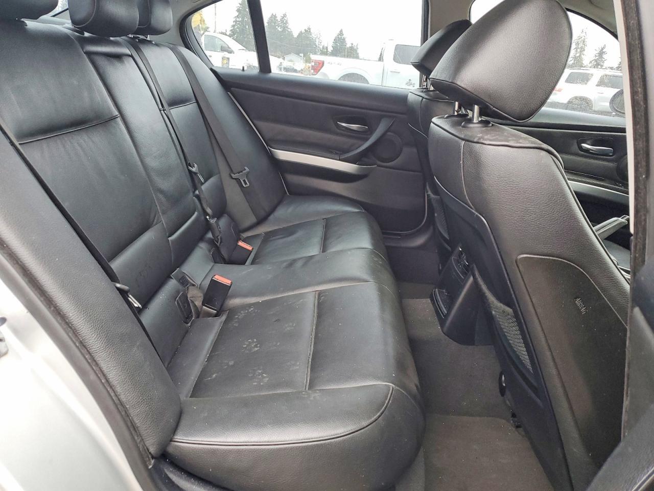 WBAVB13596KR56150 2006 BMW 325 photo no. 10