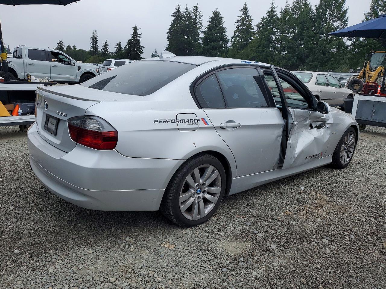 WBAVB13596KR56150 2006 BMW 325 photo no. 3