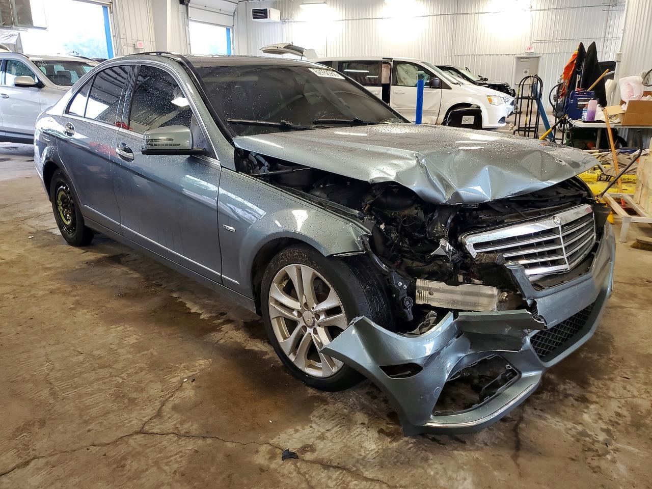2012 MERCEDES-BENZ C 250 — Фото 4 из 12