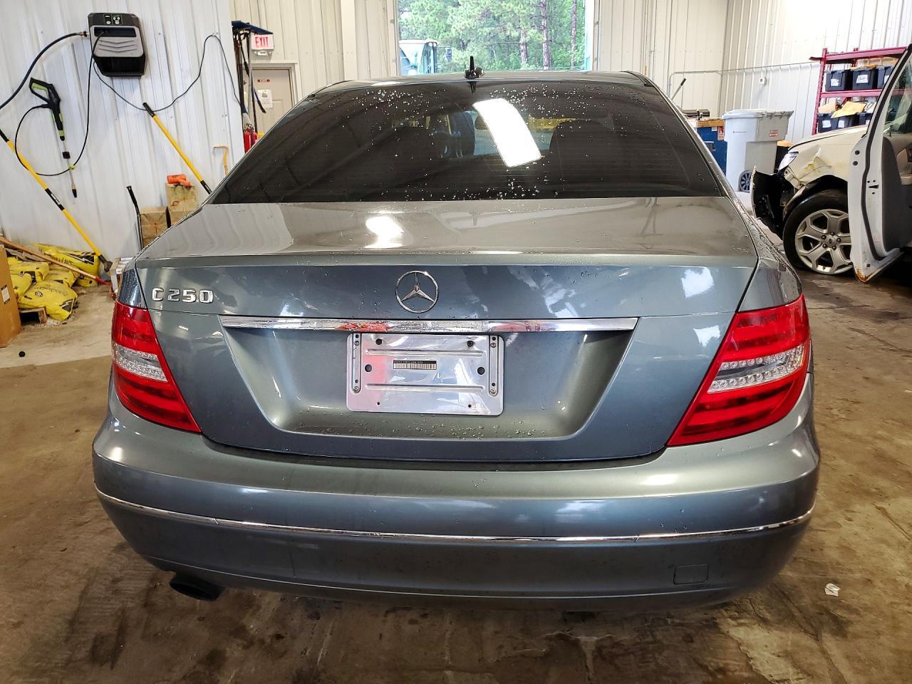 2012 MERCEDES-BENZ C 250 — Фото 6 из 12