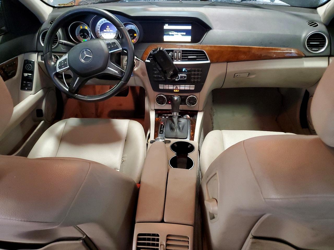 2012 MERCEDES-BENZ C 250 — Фото 8 из 12