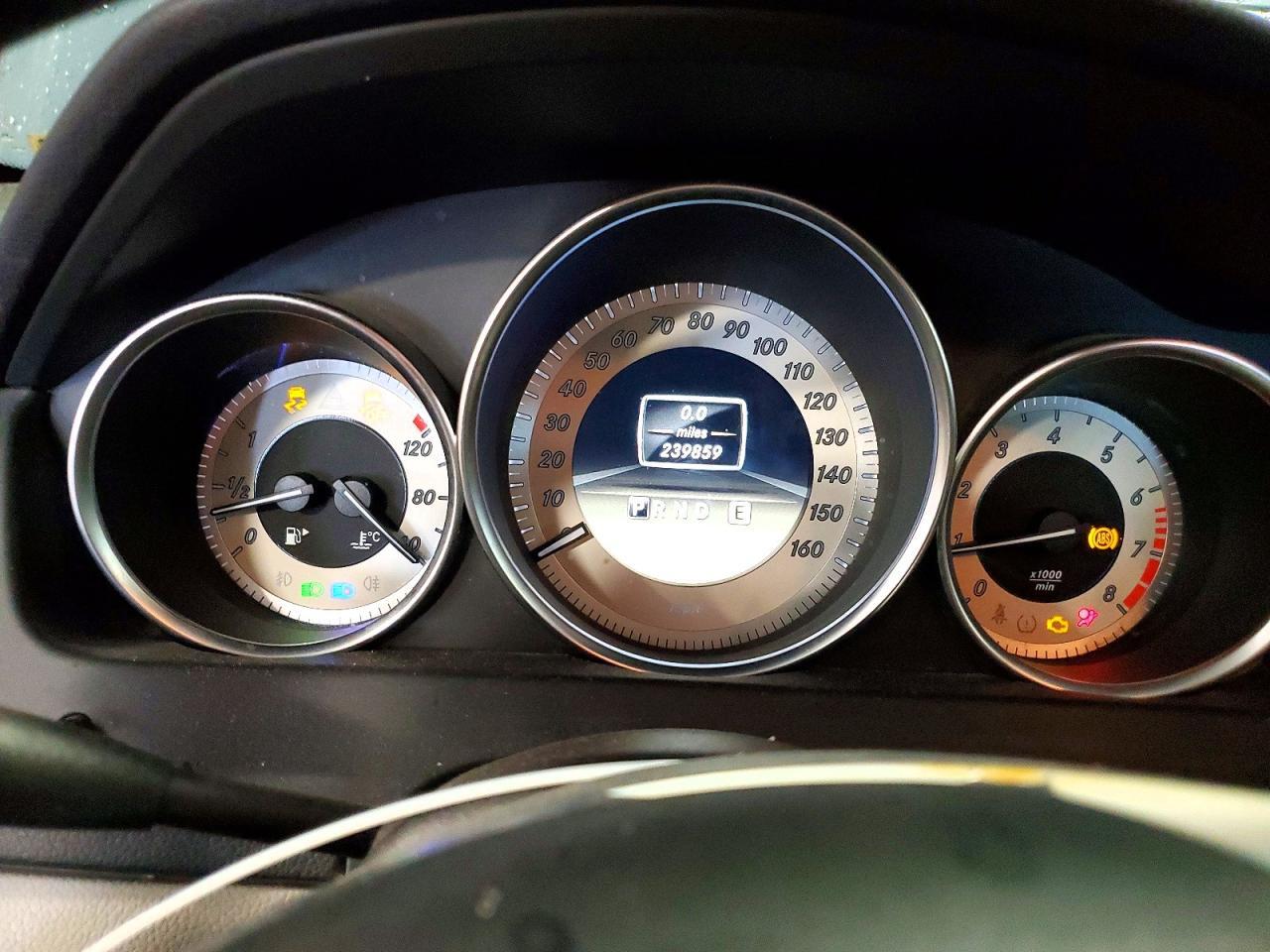 2012 MERCEDES-BENZ C 250 — Фото 9 из 12
