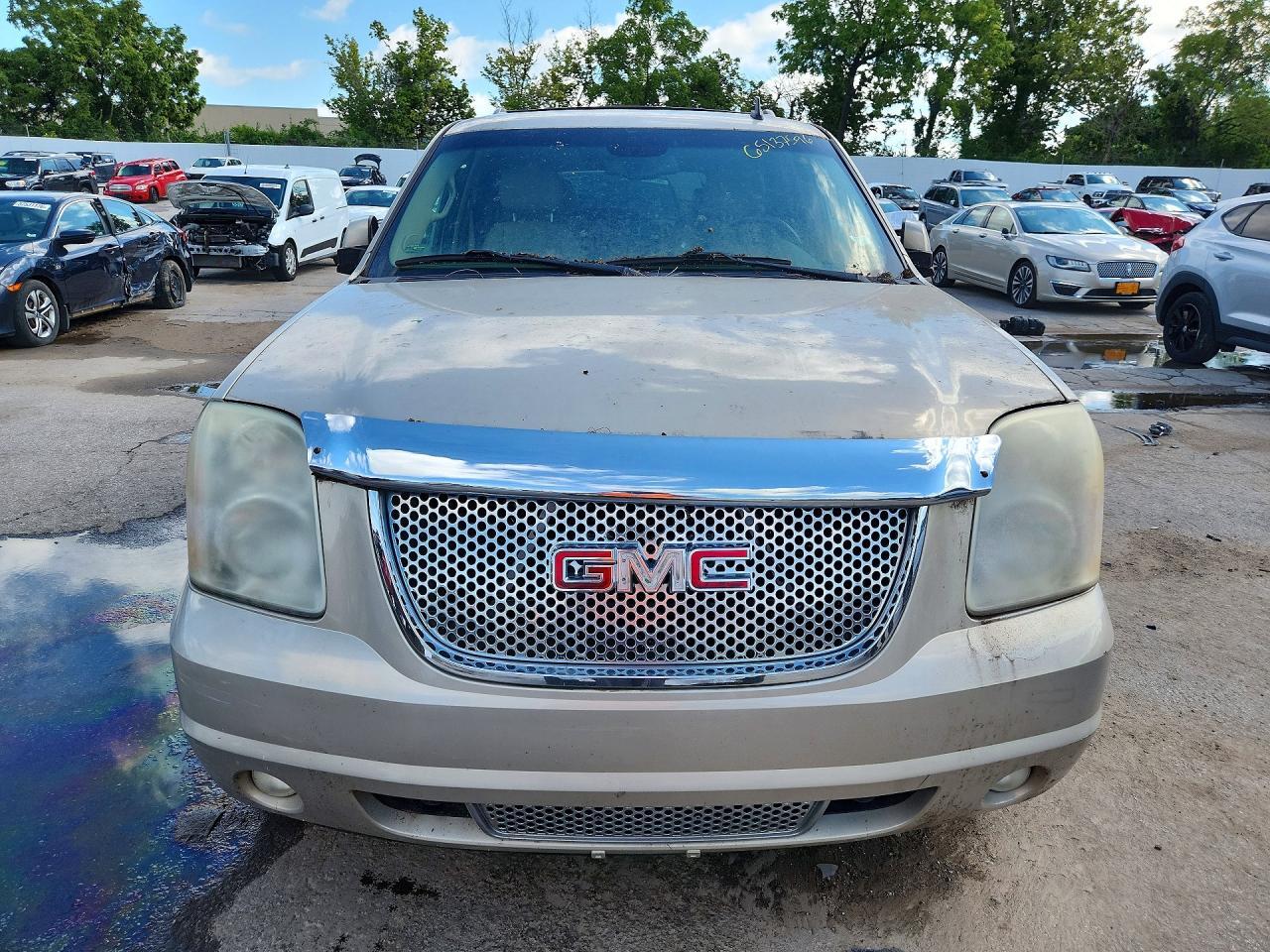 2009 GMC YUKON DENALI — Фото 5 из 13