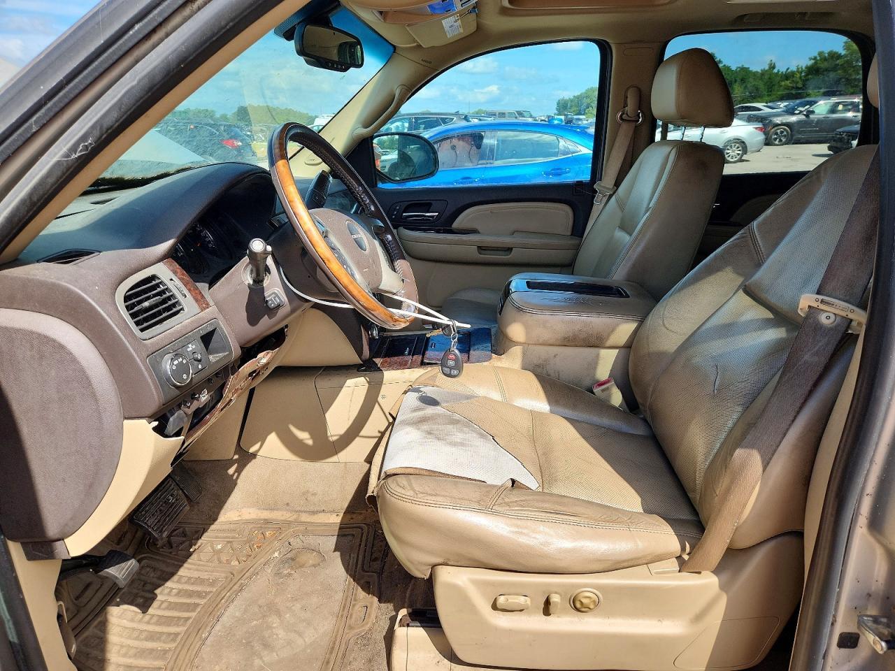 2009 GMC YUKON DENALI — Фото 7 из 13