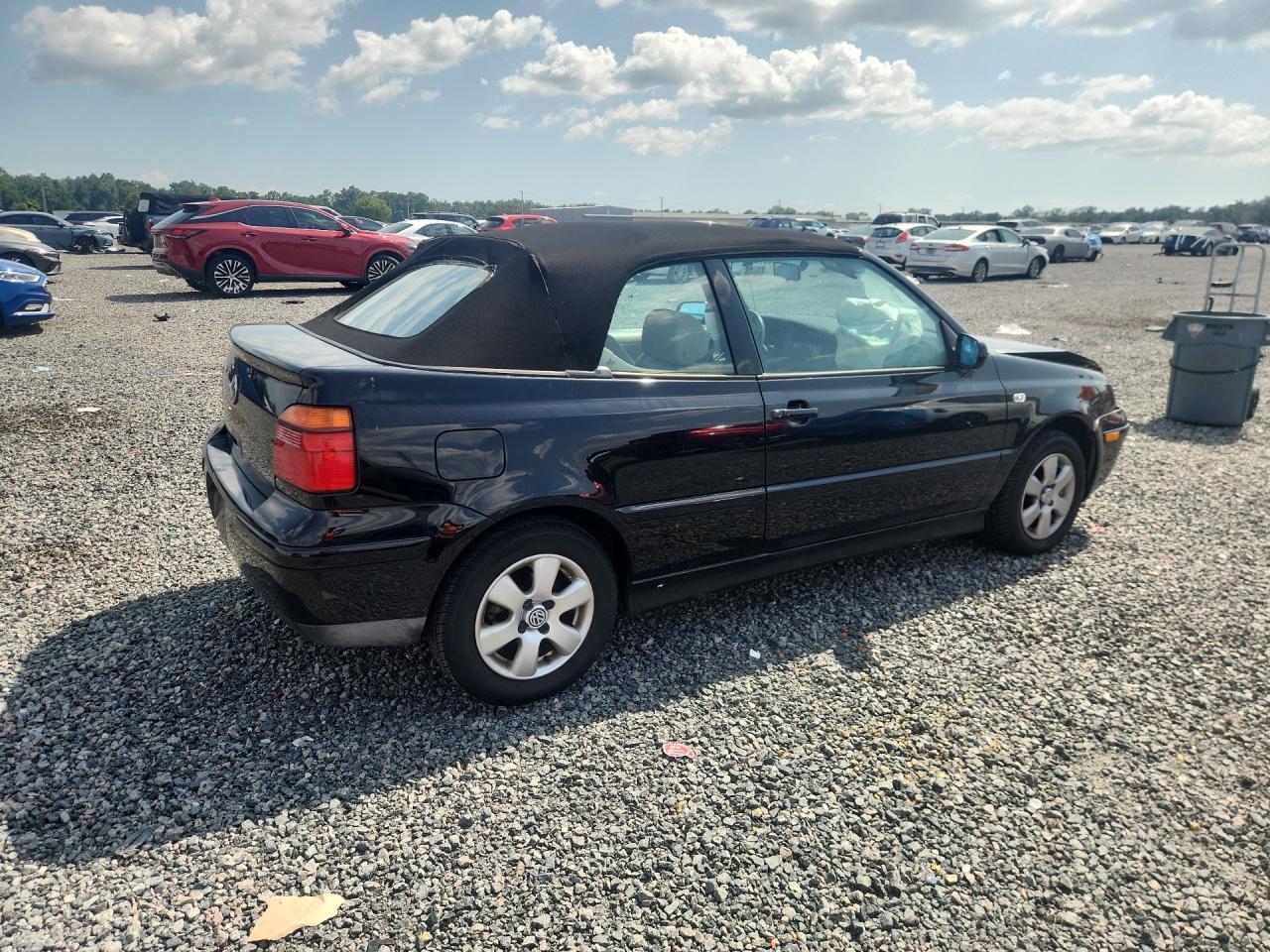 2002 VOLKSWAGEN CABRIO GLX — Фото 3 из 12