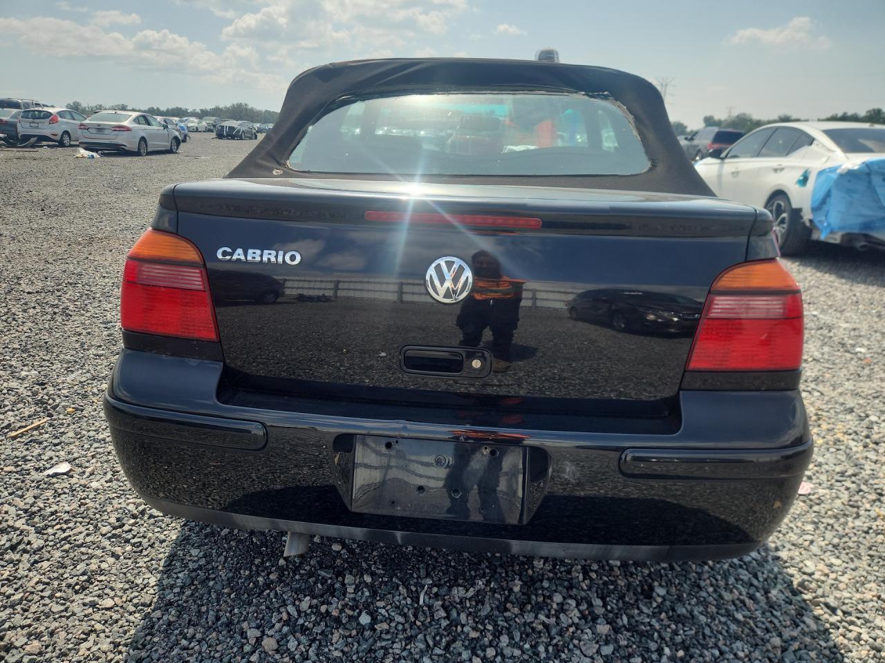 2002 VOLKSWAGEN CABRIO GLX — Фото 6 из 12
