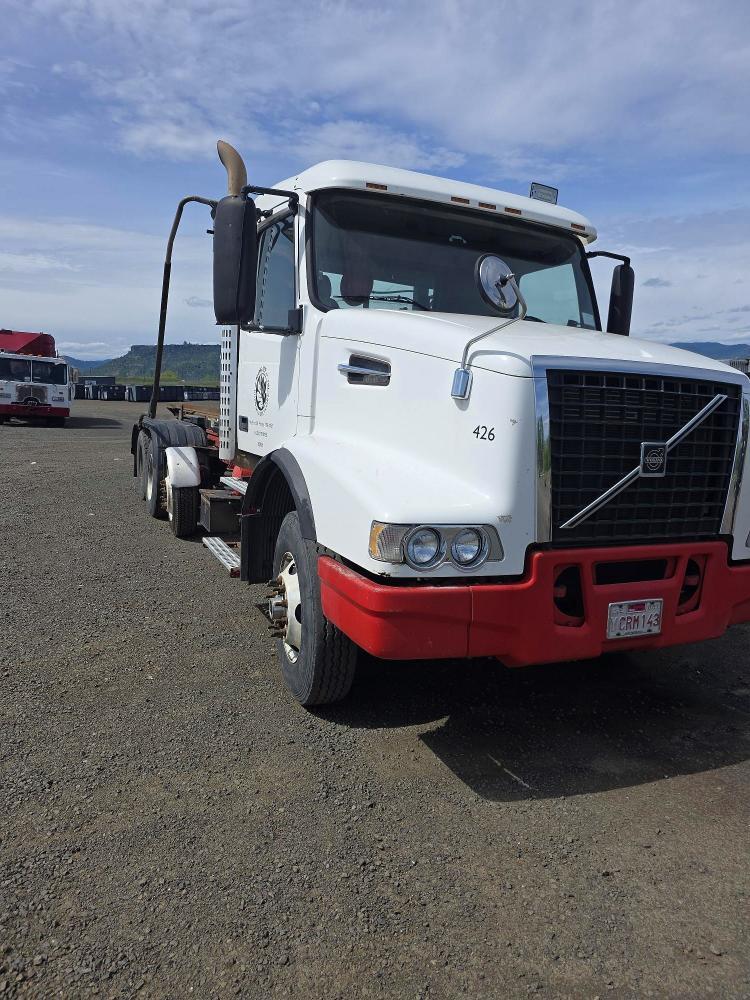 2002 VOLVO VHD — Фото 2 из 10