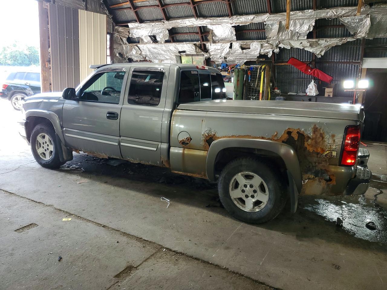 2006 CHEVROLET SILVERADO K1500 — Фото 2 из 12