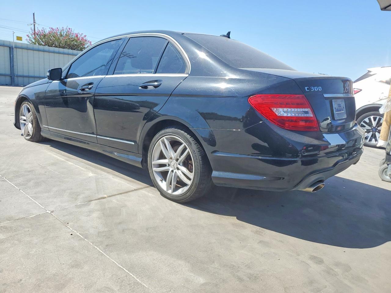 2012 MERCEDES-BENZ C 300 4MATIC — Фото 2 из 12