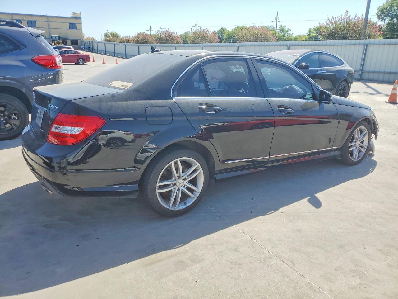 2012 MERCEDES-BENZ C 300 4MATIC — Фото 3 из 12