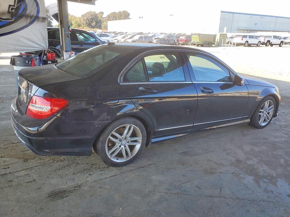 2012 MERCEDES-BENZ C 250 — Фото 3 из 12