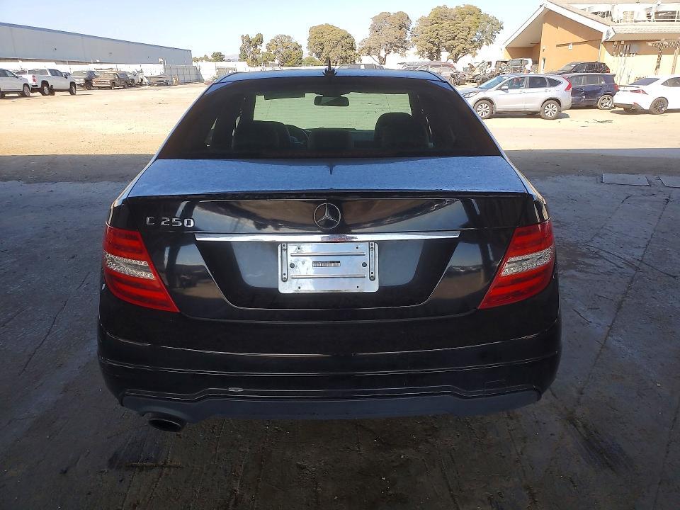 2012 MERCEDES-BENZ C 250 — Фото 6 из 12