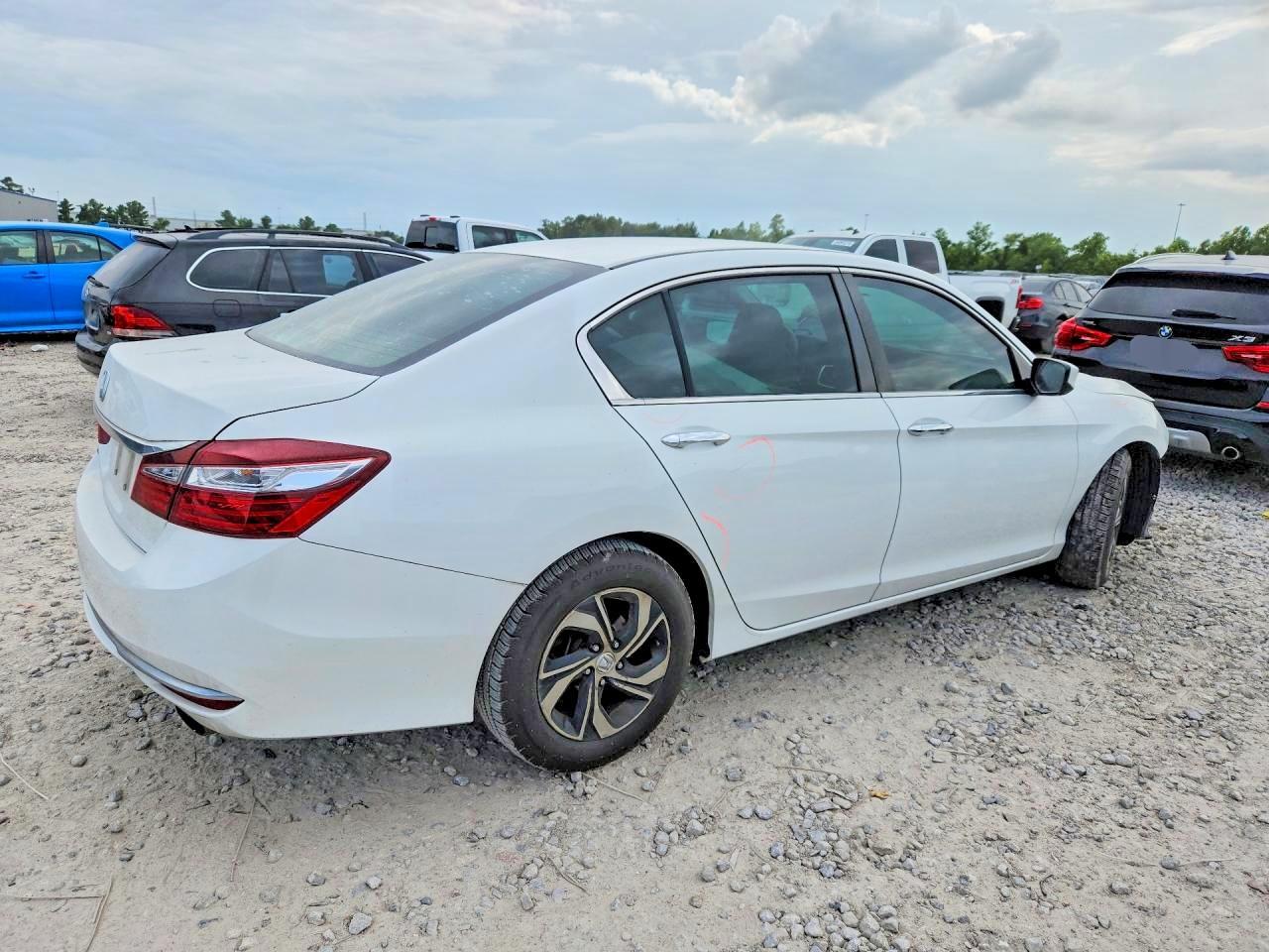 2016 HONDA ACCORD LX — Фото 3 из 13