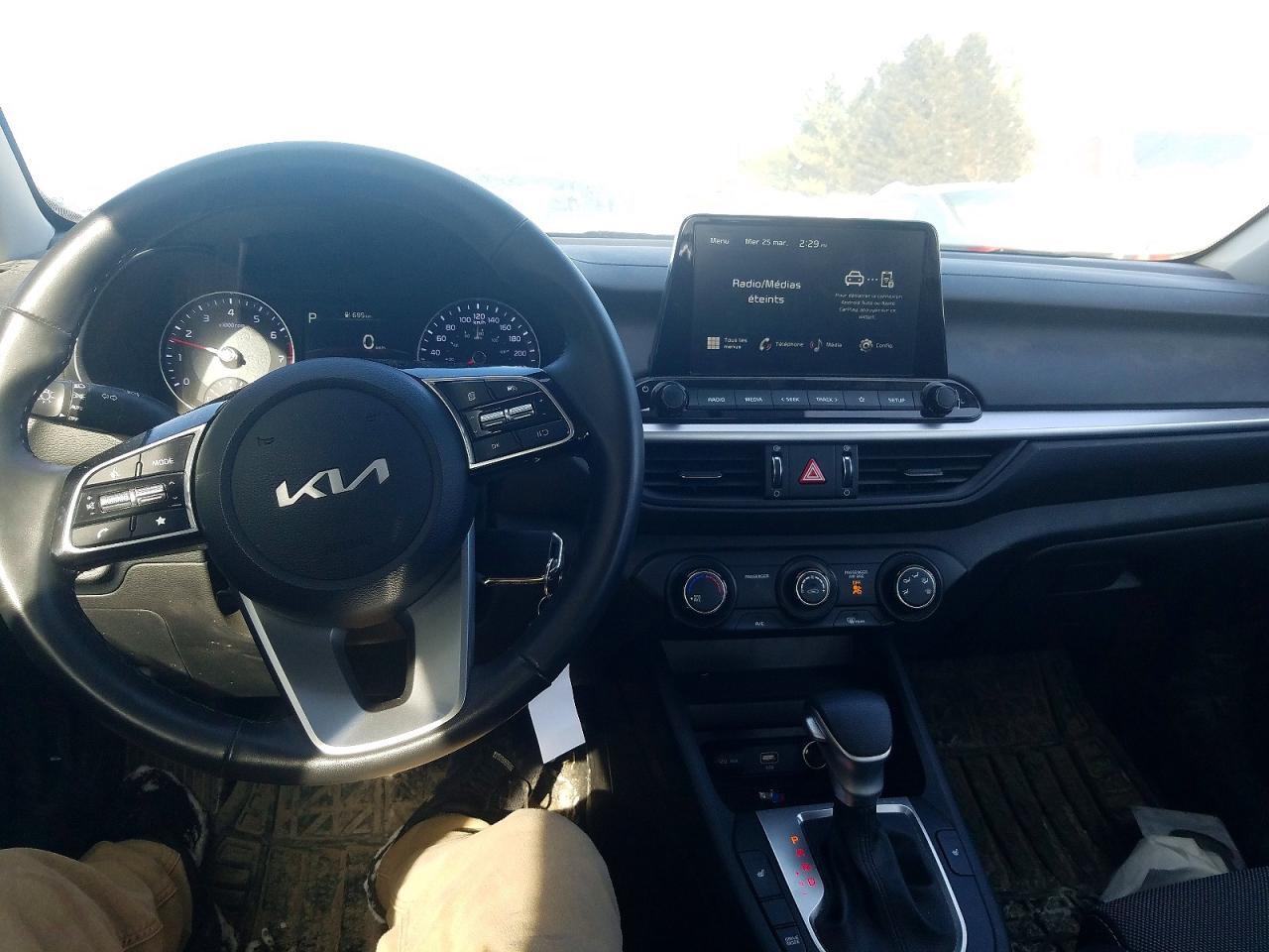 2024 KIA FORTE LX — Фото 8 из 12