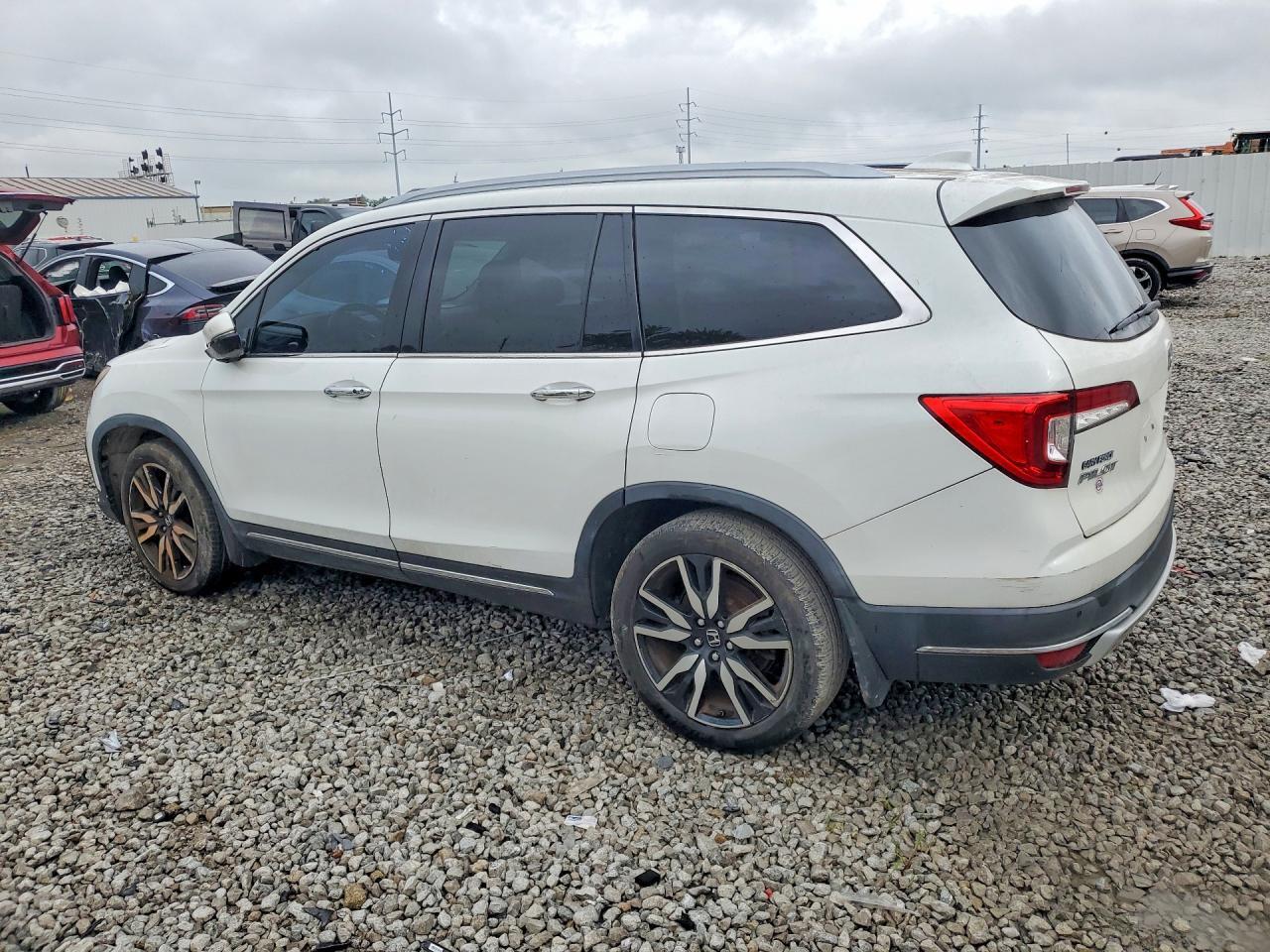 2020 HONDA PILOT TOURING — Фото 2 из 14