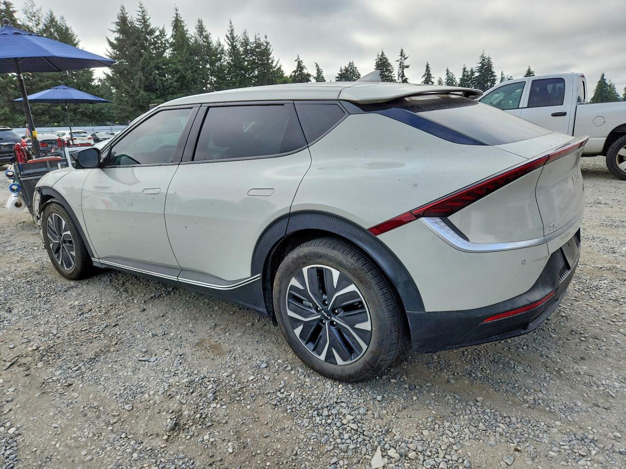 2024 KIA EV6 LIGHT LONG RANGE — Фото 2 из 13