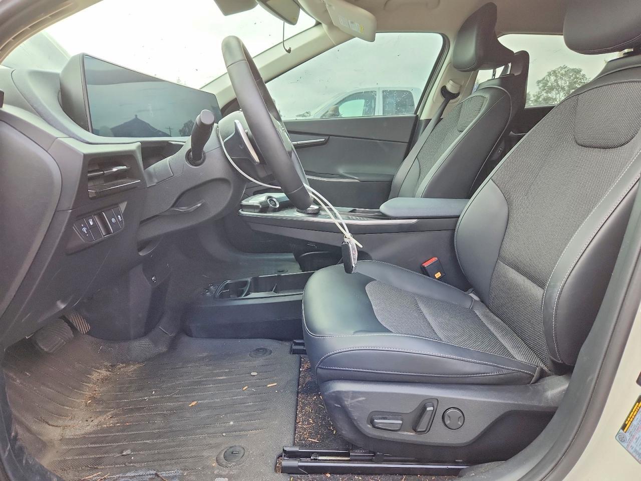 2024 KIA EV6 LIGHT LONG RANGE — Фото 7 из 13