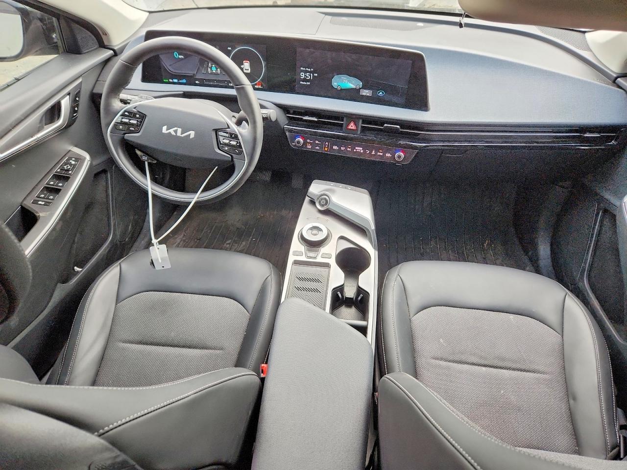 2024 KIA EV6 LIGHT LONG RANGE — Фото 8 из 13
