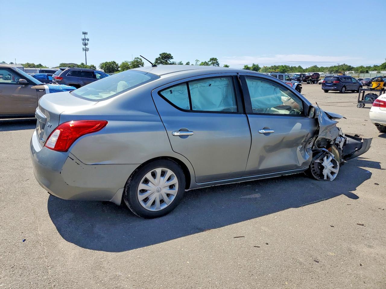 2012 NISSAN VERSA 1.6 S — Фото 3 из 13