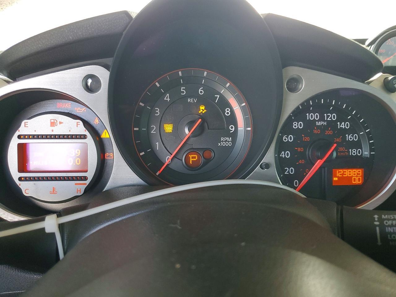 2012 NISSAN 370Z BASE — Фото 9 из 12