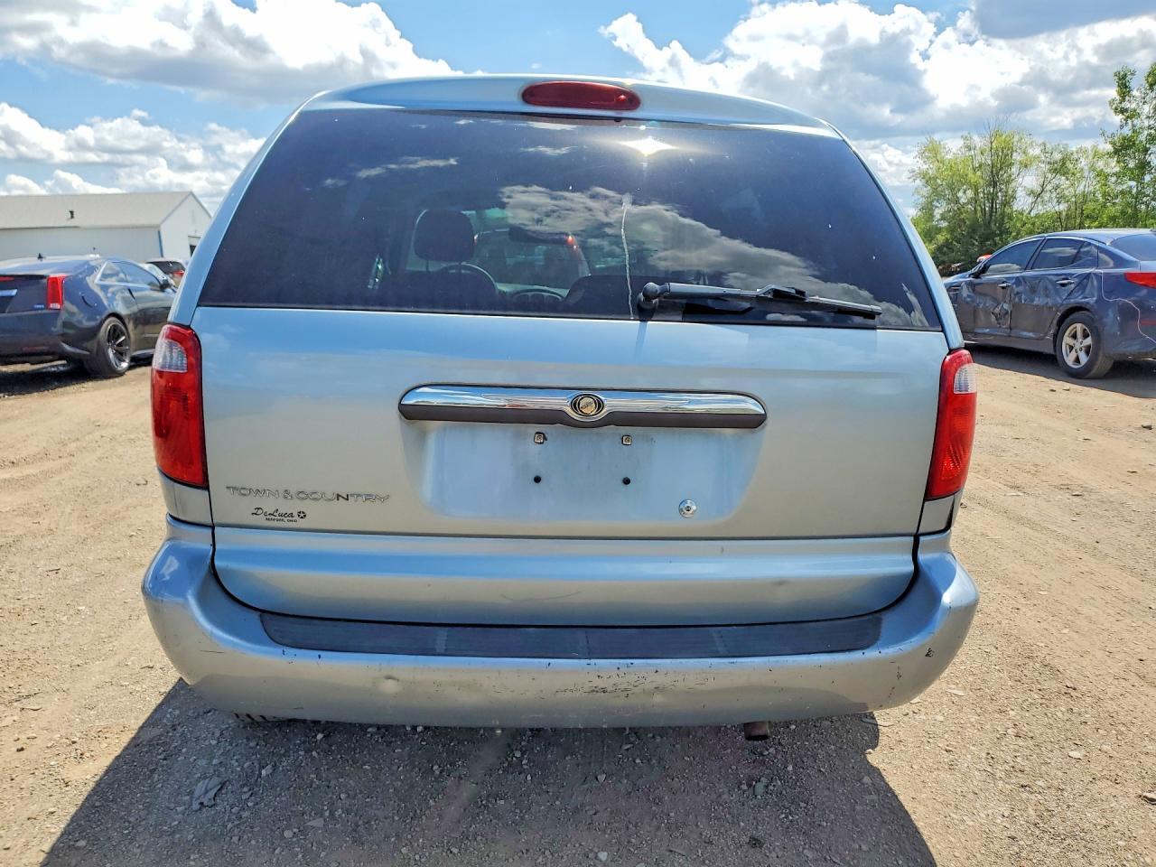 2006 CHRYSLER TOWN & COUNTRY — Фото 6 из 13
