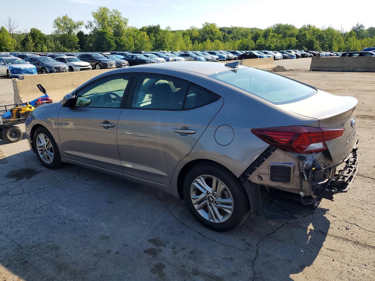 2020 HYUNDAI ELANTRA VALUE EDITION — Фото 2 из 12