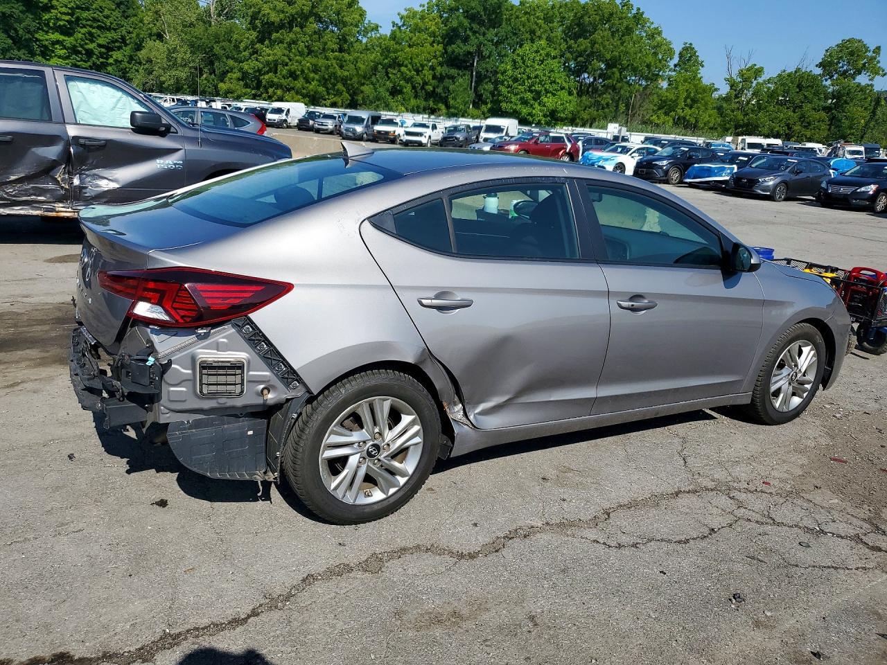 2020 HYUNDAI ELANTRA VALUE EDITION — Фото 3 из 12